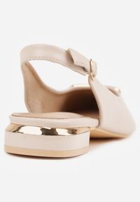 Born2be - Beżowe Sandały na Płaskim Obcasie z Odkrytą Piątą Klamerką na Nosku i Skórzaną Wkładką Saritaga. Kolor: beżowy. Materiał: skóra. Sezon: lato. Obcas: na obcasie. Wysokość obcasa: niski #5
