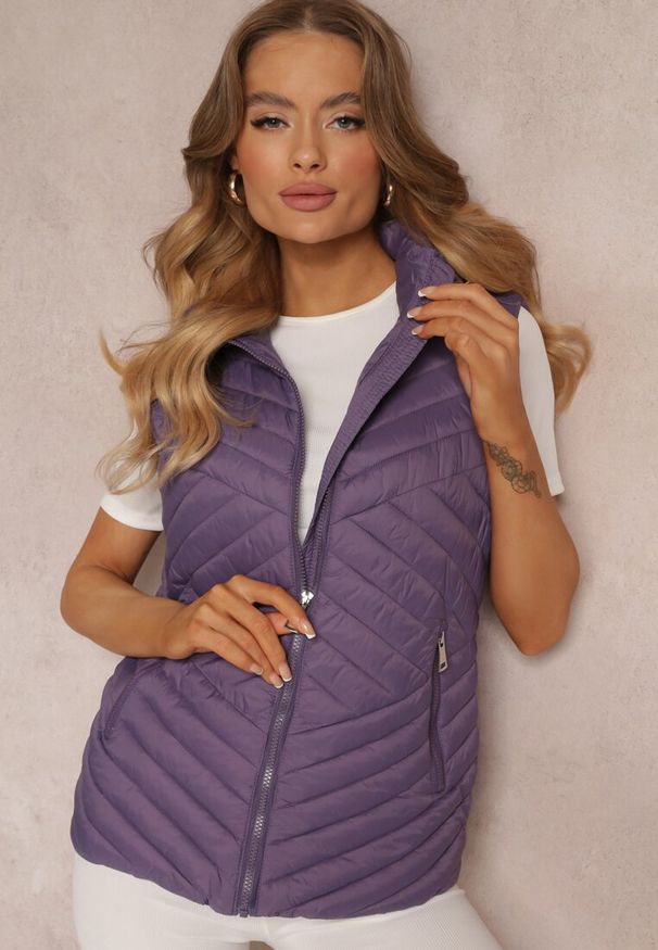 Renee - Ciemnofioletowa Kamizelka Nylonowa z Kapturem Marashe. Typ kołnierza: kaptur. Kolor: fioletowy. Materiał: nylon. Wzór: aplikacja
