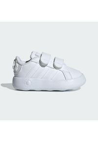Buty Adidas Star Wars Grand Court 2.0 Infants. Kolor: biały. Materiał: materiał. Wzór: motyw z bajki