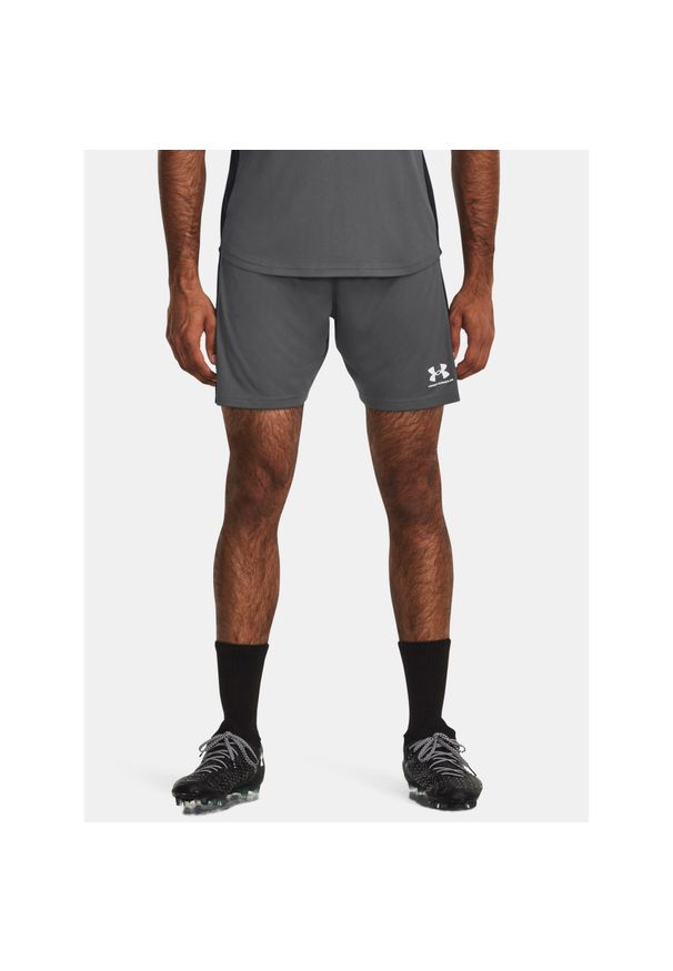 Męskie Spdenki Under Armour. Kolor: szary. Długość: krótkie. Sezon: lato. Sport: piłka nożna