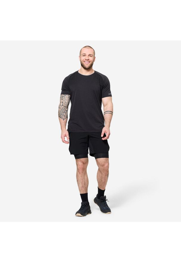 DOMYOS - Koszulka fitness męska Domyos krótki rękaw. Kolor: czarny, szary, wielokolorowy. Materiał: materiał. Długość rękawa: krótki rękaw. Długość: krótkie. Sport: fitness