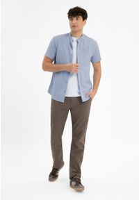 Volcano - Koszula z krótkim rękawem, Regular Fit, C-TRIFO. Typ kołnierza: kołnierzyk stójkowy. Kolekcja: plus size. Materiał: bawełna, materiał. Długość rękawa: krótki rękaw. Długość: krótkie. Wzór: aplikacja. Sezon: lato. Styl: klasyczny #1