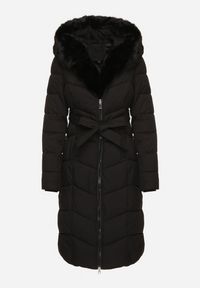 Born2be - Czarna Pikowana Kurtka z Futerkowym Obszyciem i Paskiem Samiria. Okazja: na co dzień, do pracy, na spotkanie biznesowe. Kolor: czarny. Materiał: poliester, dzianina, jeans, futro. Styl: biznesowy, klasyczny, casual #5