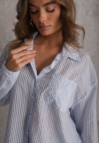 Renee - Niebieska Koszula Oversize z Tencelu w Paski z Haftowanym Wzorem Tidore. Okazja: na co dzień. Kolor: niebieski. Materiał: poliester, jeans, materiał. Wzór: haft, paski. Styl: casual, elegancki #8
