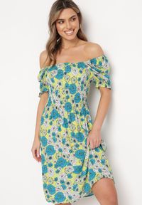 Born2be - Zielono-Niebieska Wiskozowa Sukienka Midi z Gumkami Przy Dekolcie i Wzorem w Kwiaty Alonvaria. Okazja: na spacer, na imprezę. Kolor: zielony. Materiał: wiskoza. Wzór: kwiaty. Sezon: wiosna, lato. Długość: midi #1