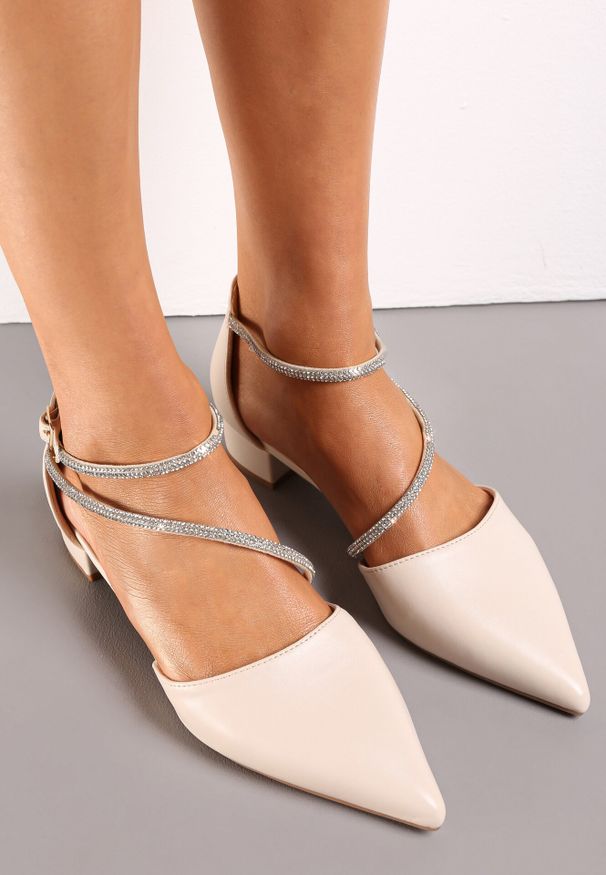 Born2be - Beżowe Czółenka ze Szpiczastym Noskiem i Cyrkoniami Briye. Okazja: na co dzień. Nosek buta: szpiczasty. Kolor: beżowy. Materiał: jeans. Obcas: na obcasie. Styl: casual, wizytowy. Wysokość obcasa: średni