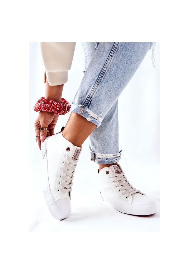 Damskie Wysokie Trampki Cross Jeans II2R4033C Białe. Kolor: biały. Materiał: skóra ekologiczna. Szerokość cholewki: normalna. Styl: elegancki