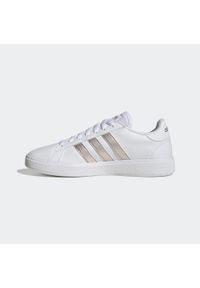 Adidas - Buty do chodzenia damskie ADIDAS Court Base. Szerokość cholewki: normalna. Sport: turystyka piesza