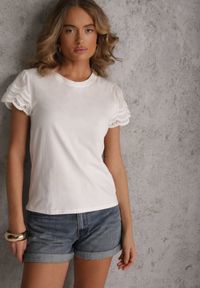 Renee - Biały T-shirt z Bawełny z Rękawami z Koronki Hycis. Kolor: biały. Materiał: bawełna, koronka. Wzór: koronka #3