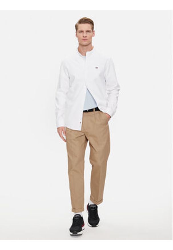 Tommy Jeans Koszula Mao DM0DM18332 Biały Regular Fit. Kolor: biały. Materiał: bawełna