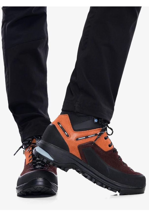 Buty trekkingowe damskie Garmont Vetta Tech Gtx. Wysokość cholewki: za kostkę. Kolor: brązowy, wielokolorowy, beżowy. Materiał: materiał, syntetyk. Szerokość cholewki: normalna. Styl: sportowy