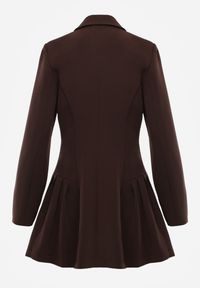 Renee - Brązowa Rozkloszowana Sukienka Marynarka VICES z Usztywnianymi Ramionami Ilarita. Okazja: do pracy, na spotkanie biznesowe. Kolor: brązowy. Styl: biznesowy #3