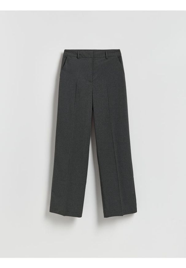 Reserved - Spodnie w prążek - ciemnoszary. Kolor: szary. Materiał: dzianina, wiskoza. Wzór: prążki