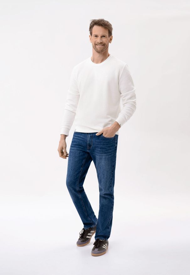 Volcano - Bluza ze strukturą B-TERRY. Okazja: na co dzień. Kolor: kremowy. Materiał: bawełna, włókno, materiał. Wzór: haft, gładki, ze splotem. Styl: klasyczny, casual