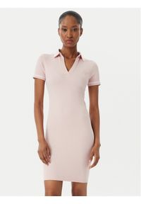 Guess Sukienka codzienna V6RK02 Z4692 Różowy Regular Fit. Okazja: na co dzień. Kolor: różowy. Materiał: syntetyk. Typ sukienki: proste. Styl: casual #1