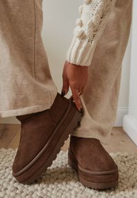 Born2be - Brązowe Śniegowce Vices z Krótką Cholewką Ocieplone Futerkiem Grelfedi. Okazja: na co dzień. Kolor: brązowy. Materiał: futro. Szerokość cholewki: normalna. Sezon: zima. Styl: casual, elegancki #8