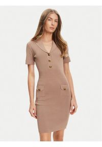 Guess Sukienka dzianinowa W5YK29 Z0130 Beżowy Slim Fit. Kolor: beżowy. Materiał: syntetyk