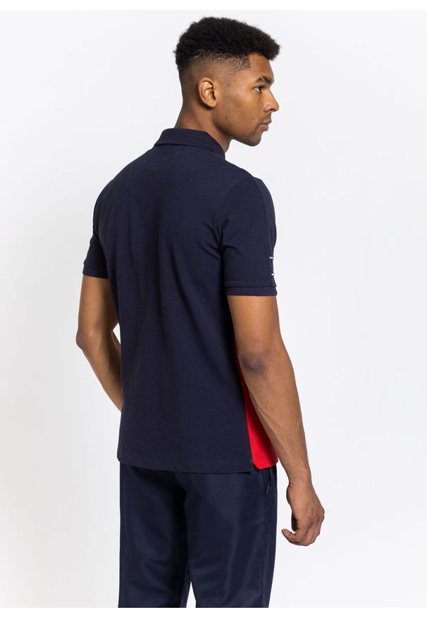 SERGIO TACCHINI - Koszulka męska Polo Sergio Tacchini Amarillis (39220-380). Okazja: na co dzień, na spotkanie biznesowe. Typ kołnierza: polo. Kolor: niebieski. Materiał: dresówka. Styl: biznesowy, młodzieżowy, casual
