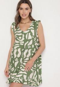 Born2be - Zielona Sukienka o Rozkloszowanym Kroju z Dekoltem w Serek w Abstrakcyjny Wzór Mevondra. Okazja: na co dzień. Typ kołnierza: dekolt w serek. Kolor: zielony. Materiał: jeans, skóra. Długość rękawa: bez rękawów. Styl: elegancki, casual #3