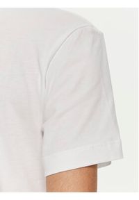 Calvin Klein T-Shirt Multi Logo K20K207215 Biały Regular Fit. Kolor: biały. Materiał: bawełna