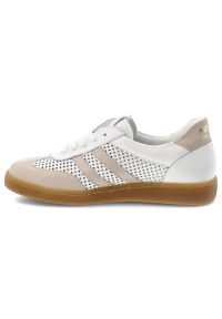 Sneakersy damskie Armodo, cholewka ze skóry naturalnej z perforowanymi panelami klasyczne sznurowanie niska stabilna podeszwa zapewniająca komfort co. Okazja: na co dzień. Zapięcie: sznurówki. Kolor: biały. Materiał: skóra. Szerokość cholewki: normalna. Wzór: ażurowy. Styl: klasyczny #3