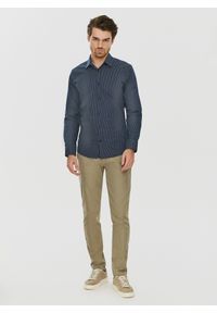 PAKO LORENTE – Granatowa koszula w drobny wzór P24SF-1X-027-G-S - Pako Lorente. Okazja: na co dzień. Kolor: niebieski. Materiał: elastan, jeans. Styl: casual #5