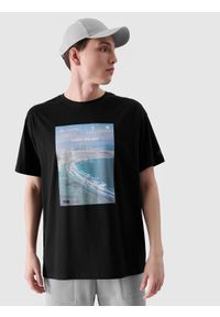 4f - 4F T-shirt oversize z nadrukiem męski - czarny S. Okazja: na co dzień. Kolor: czarny. Materiał: dzianina, bawełna, jersey. Długość rękawa: krótki rękaw. Długość: krótkie. Wzór: nadruk. Styl: klasyczny, sportowy, casual