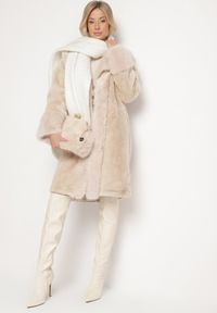 Born2be - Beżowa Długa Kurtka Futro z Wiskozą i Wsuwanymi Kieszeniami Ninnelira. Okazja: na spacer. Kolor: beżowy. Materiał: wiskoza, futro. Długość: długie. Sezon: jesień. Styl: wizytowy, elegancki #4