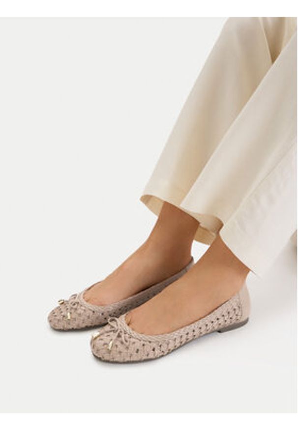 Lasocki Baleriny CEO-WI45-550-01 Beżowy. Kolor: beżowy. Materiał: skóra