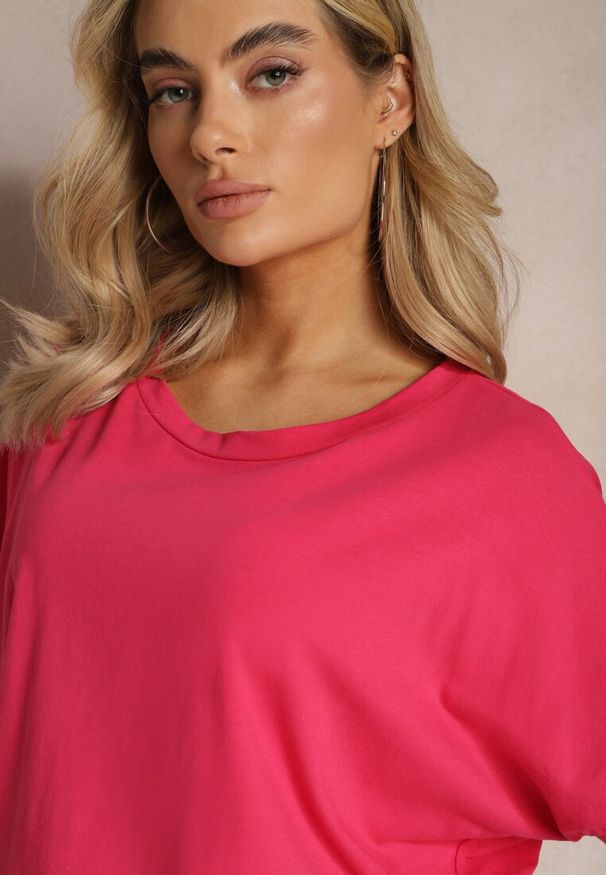 Renee - Ciemnoróżowy T-shirt Oversize o Przedłużonym Kroju Echinopa. Okazja: na imprezę, na co dzień. Kolor: różowy. Materiał: jeans, bawełna. Sezon: lato. Styl: casual