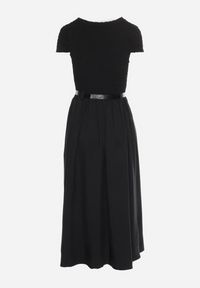 Born2be - Czarna Rozkloszowana Sukienka z Paskiem z Imitacji Skóry Drinna. Typ kołnierza: dekolt w kształcie V. Kolor: czarny. Materiał: skóra. Długość rękawa: krótki rękaw. Wzór: aplikacja. Styl: elegancki #7