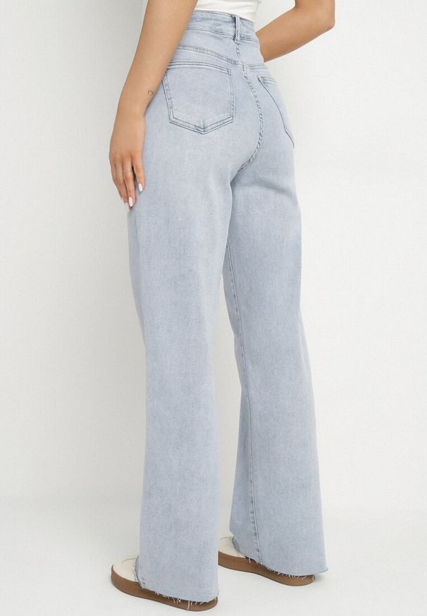 Born2be - Niebieskie Jeansy z Wysokim Stanem i Szeroką Nogawką Tulzedi. Okazja: na co dzień. Stan: podwyższony. Kolor: niebieski. Styl: elegancki, klasyczny, casual