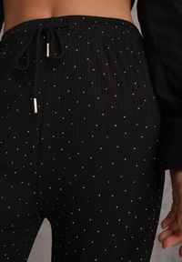 Renee - Czarne Spodnie z Bawełną o Szerokim Kroju z Cyrkoniami Azirene. Okazja: na co dzień. Kolor: czarny. Materiał: bawełna. Styl: casual #4