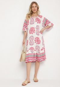 Born2be - Różowa Wiskozowa Sukienka Pudełkowa z Abstrakcyjnym Wzorem Reviona. Okazja: na spotkanie biznesowe, na co dzień. Kolor: różowy. Materiał: wiskoza. Styl: elegancki, casual, biznesowy #1