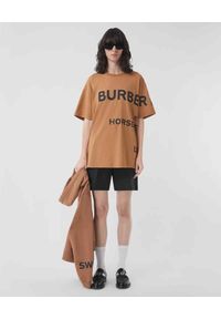 Burberry - BURBERRY - Bawełniana koszulka z nadrukiem Horseferry. Kolor: beżowy. Materiał: bawełna. Wzór: nadruk