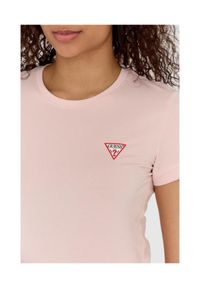 Guess - GUESS Różowy t-shirt damski slim fit z małym logo. Kolor: różowy. Materiał: bawełna #2