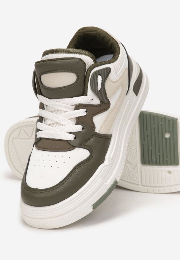 Renee - Zieloneo-Białe Sneakersy Ozdobione Wstawkami i Perforacją z Imitacji Skóry Cressia. Okazja: na co dzień. Kolor: beżowy. Materiał: skóra. Wzór: aplikacja