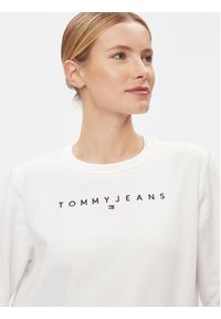 Tommy Jeans Bluza Linear DW0DW17323 Biały Regular Fit. Kolor: biały. Materiał: bawełna