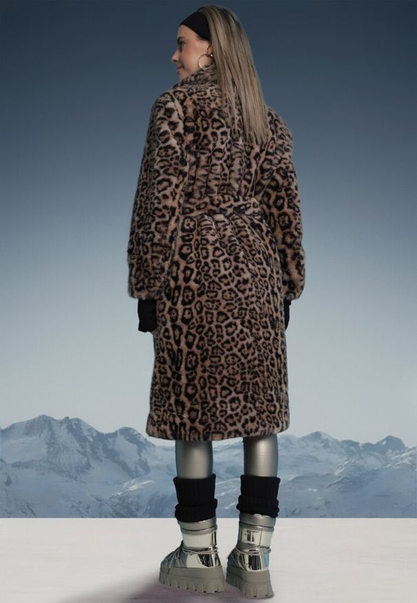 Born2be - Brązowy Płaszcz w Panterkę Futerko Ozdobiony Paskiem Delmarea. Okazja: na co dzień. Kolor: brązowy. Materiał: futro. Wzór: motyw zwierzęcy, aplikacja. Sezon: jesień, zima. Styl: casual, klasyczny, elegancki