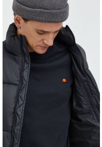 Fila kurtka męska kolor czarny zimowa. Kolor: czarny. Materiał: syntetyk. Sezon: zima #3