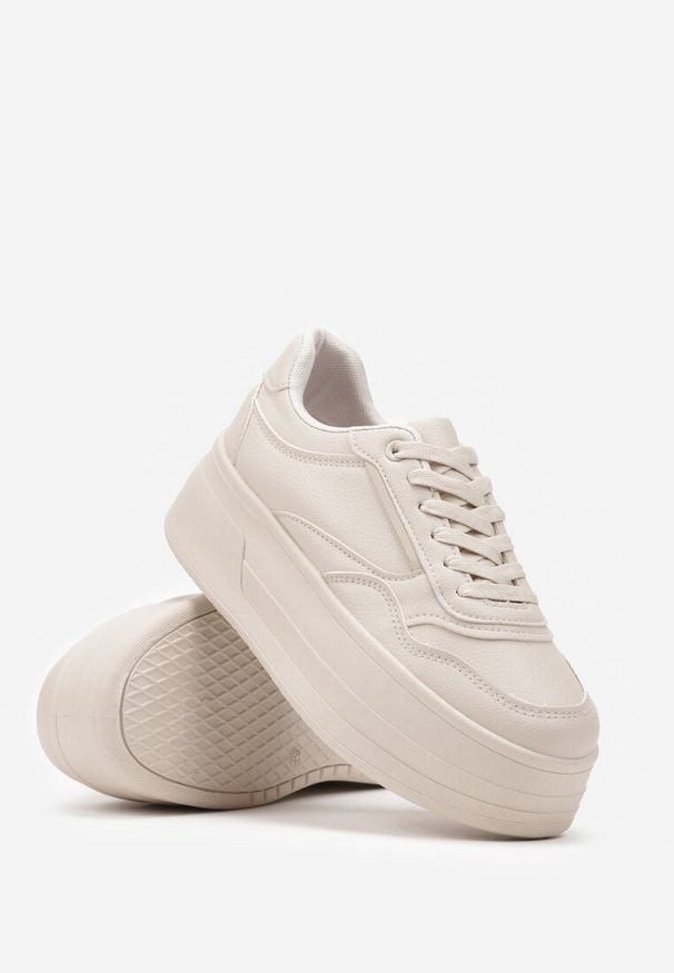 Born2be - Beżowe Sneakersy na Tłoczonej Grubej Podeszwie Vaitessa. Okazja: na co dzień, na spacer. Kolor: beżowy. Materiał: jeans. Sport: turystyka piesza