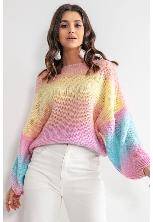 Fobya - Kolorowy sweter Oversize z Półokrągłym Dekoltem - Bali. Materiał: wełna, poliester, akryl, poliamid. Wzór: kolorowy