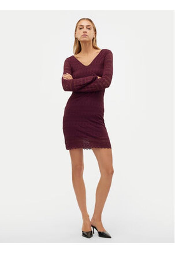 Vero Moda Sukienka koktajlowa Zoe 10315445 Bordowy Slim Fit. Kolor: czerwony. Materiał: syntetyk. Styl: wizytowy