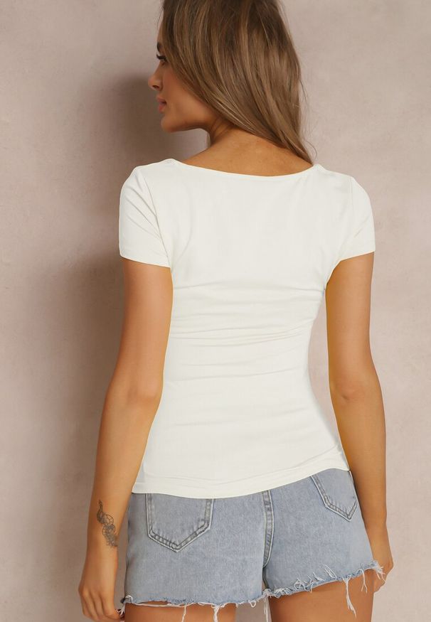 Renee - Biała Bluzka Lithishis. Typ kołnierza: dekolt kwadratowy. Kolor: biały. Materiał: dzianina. Długość rękawa: krótki rękaw. Długość: krótkie. Wzór: gładki