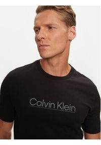 Calvin Klein T-Shirt Raised Line Logo K10K113587 Czarny Regular Fit. Kolor: czarny. Materiał: bawełna #5