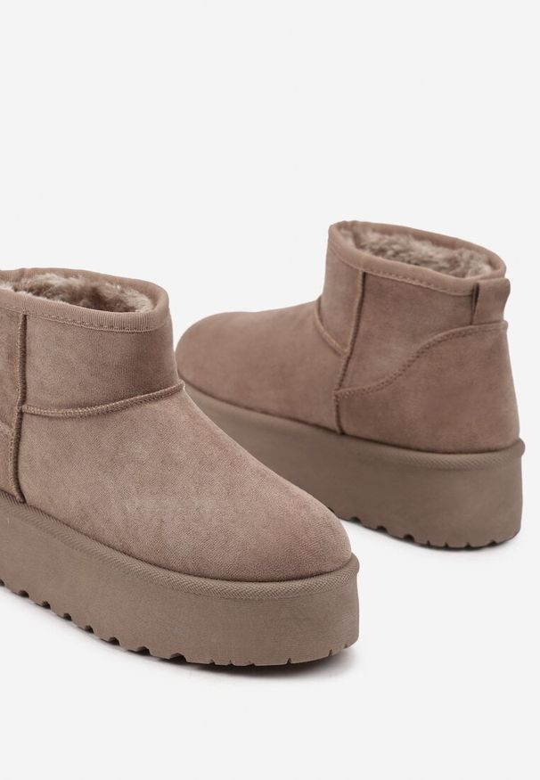 Born2be - Ciemnobeżowe Krótkie Śniegowce na Platformie Lysindra. Kolor: beżowy. Materiał: wełna, zamsz, jeans, futro. Sezon: zima. Obcas: na platformie. Styl: klasyczny, elegancki