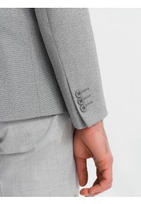 Ombre Clothing - Marynarka męska elegancka z dekoracyjnymi guzikami na mankietach - szara V2. Kolor: szary. Materiał: poliester. Styl: elegancki #8
