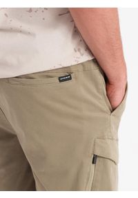 Ombre Clothing - Męskie szorty o luźnym kroju z kieszeniami typu cargo – jasnooliwkowe V3 OM-SRCG-0194 - XXL. Okazja: na co dzień. Kolor: oliwkowy. Materiał: dzianina, bawełna, materiał, tkanina, elastan. Sezon: lato. Styl: klasyczny, elegancki, casual #7