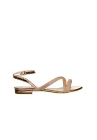 Sandały Bayla-187 1719 Rose 187031, Różowe złoto, Skóra ekologiczna - 40. Okazja: na co dzień. Zapięcie: pasek. Kolor: złoty. Materiał: skóra ekologiczna. Wzór: motyw z bajki, paski. Obcas: na obcasie. Styl: elegancki, casual. Wysokość obcasa: średni #1