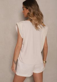 Renee - Beżowa Bluzka z Wiskozy z Ozdobnymi Ramionami Mavienne. Okazja: na co dzień. Kolor: beżowy. Materiał: wiskoza. Styl: klasyczny, elegancki, casual #2